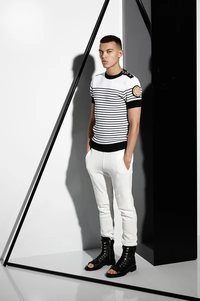 Look 16